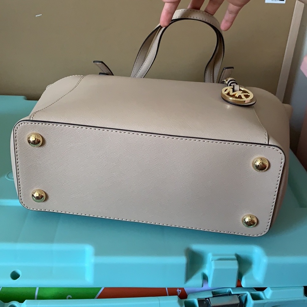 Michael Kors Purse - Picture 2 of 6